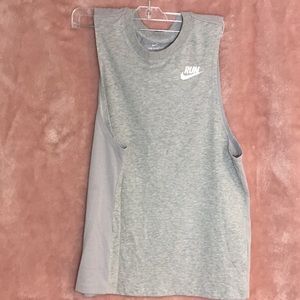 Nike tank Medium NWOT
